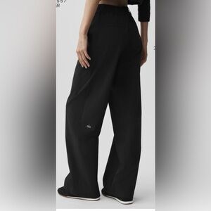 ALO Yoga Black Wide-Leg Sweatpants with Subtle Logo